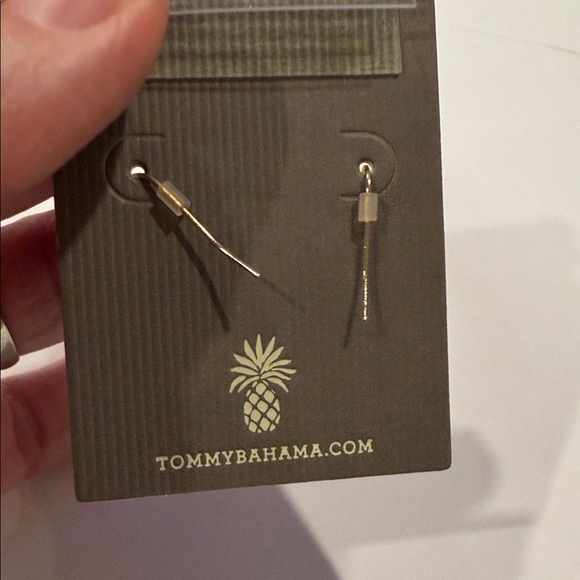 NWT Tommy Bahama Gold and Pearl Earrings - Picture 4 of 5